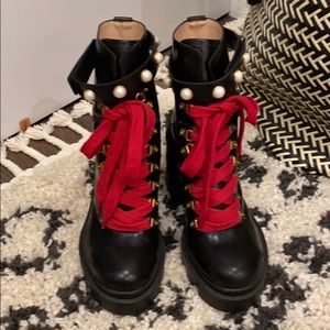 Gorgeous Gucci Leather Ankle Bootie